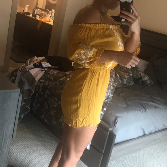Yellow jumpsuit - Picture 4 of 5